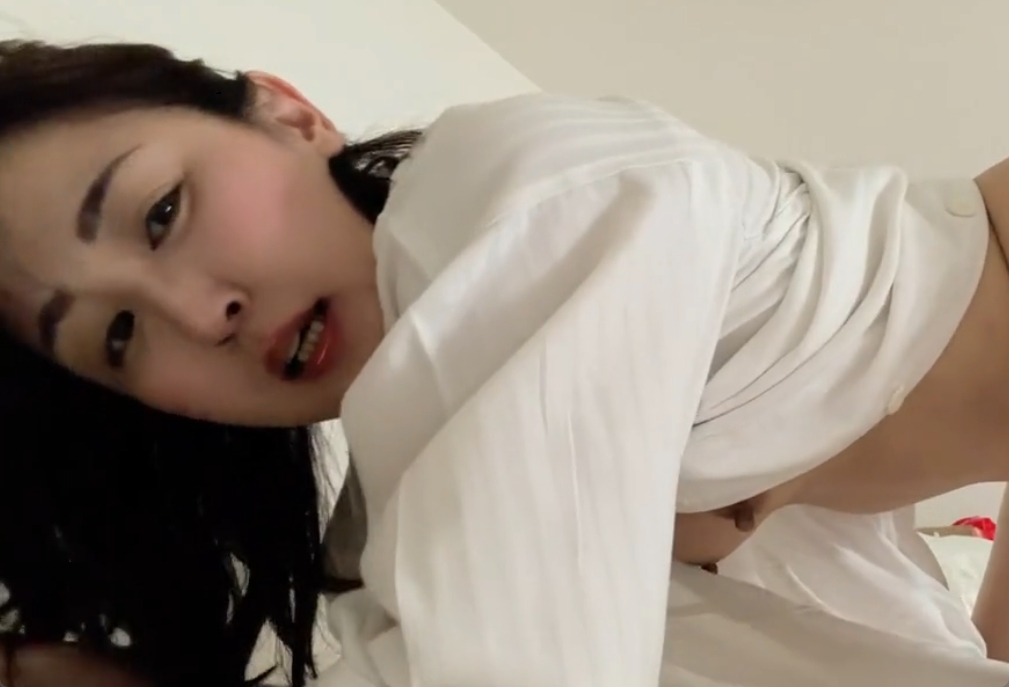 おちんちんでイキたい！チン媚びしながらマンコを擦るエロ女ｗ